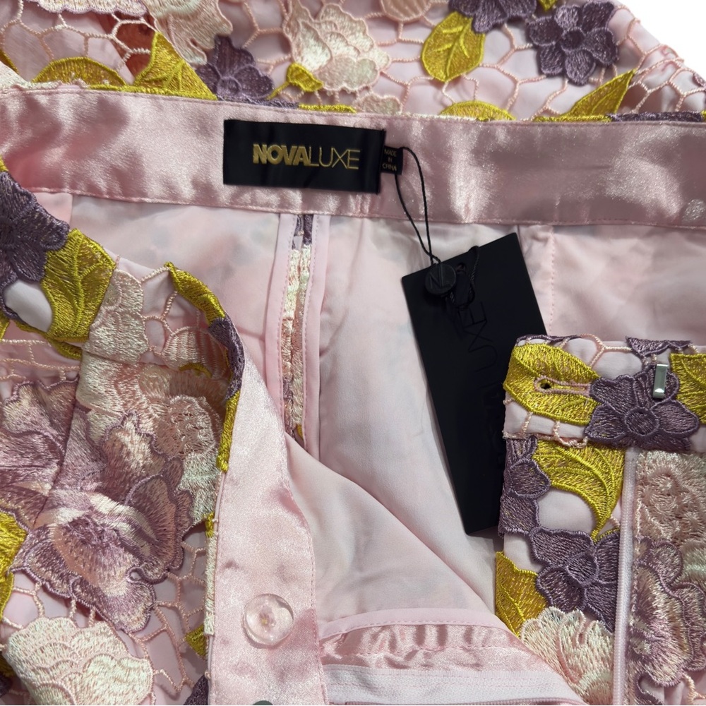 New Lucille Embroidered Boot Cut Wide Leg Floral Pant Size Large in Pink/Combo - Picture 3 of 8